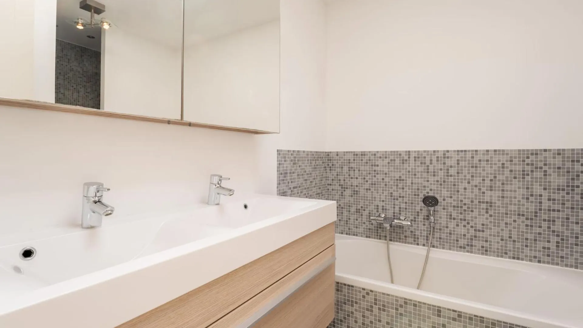 Apartment Residentie Albatros By Interhome Bredene
